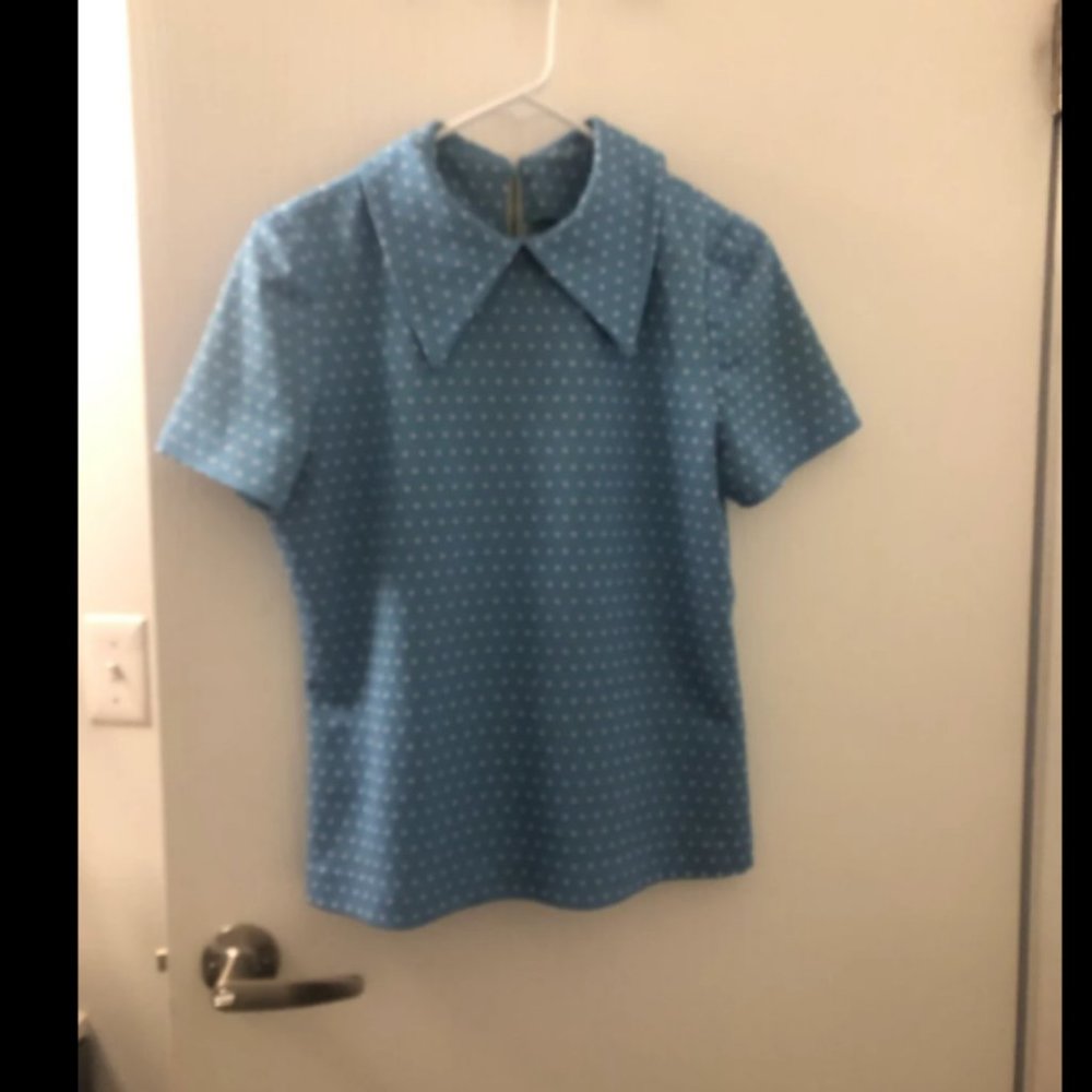 Vintage 1960s 1970s Dagger Collar Polka Dot Top